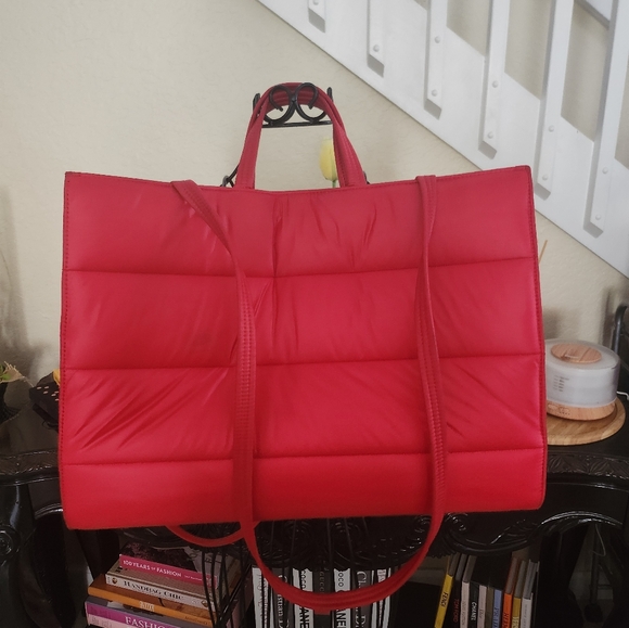 Telfar Large Red Puffer Tote & purse organizer - Picture 3 of 11